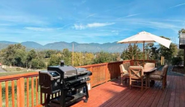 Country Living with Rogue Valley View