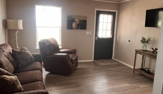 Country living with a view in Pattonville Tx. 2 bedroom house with AC and WiFi.