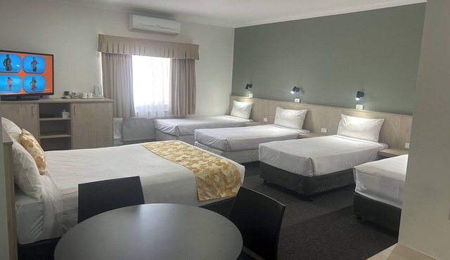 Country Lodge Motor Inn