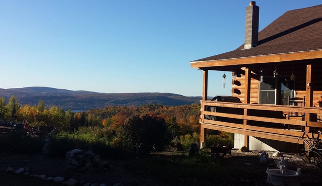 Country Log Cabin, Short/Long Term, First Floor Apartment! Mountain Top Views!