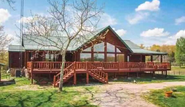 Country Log Home Paradise Ranch