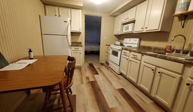 Country Lower Level Suite