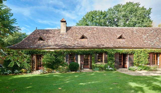 Country manor in Badefols sur Dordogne. Very peaceful.