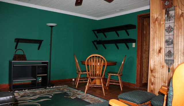 Country Manor - Top Floor