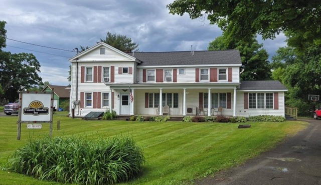 Country Meadows - Bring the whole family, or better yet maybe 3!