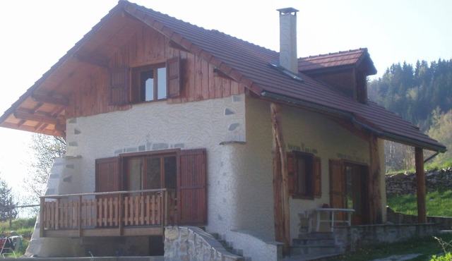 Country/mountain house, close to the 7 laux ski resort and hiking trails