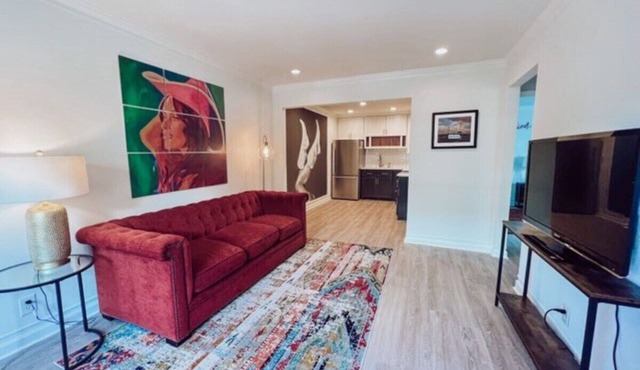 Country Music Themed Condo Steps from Music Row