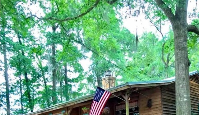 Country Oaks