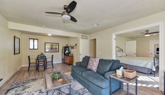 Country Oasis in enchanting Woodland countryside