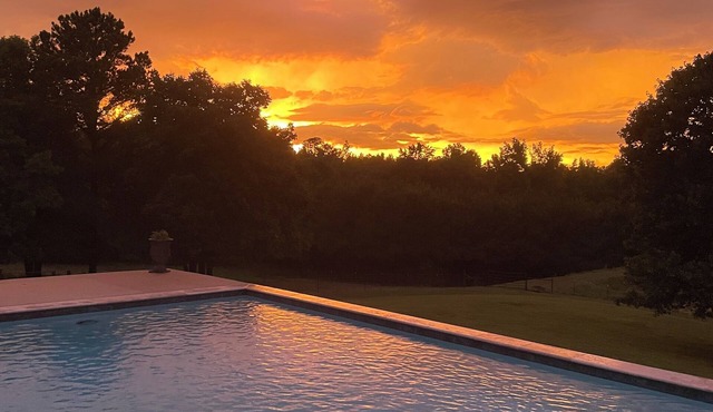 Country Ohana with WiFi and AC in lovely Daingerfield - fishing, swimming etc!