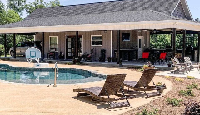 Country Pool House Cottage