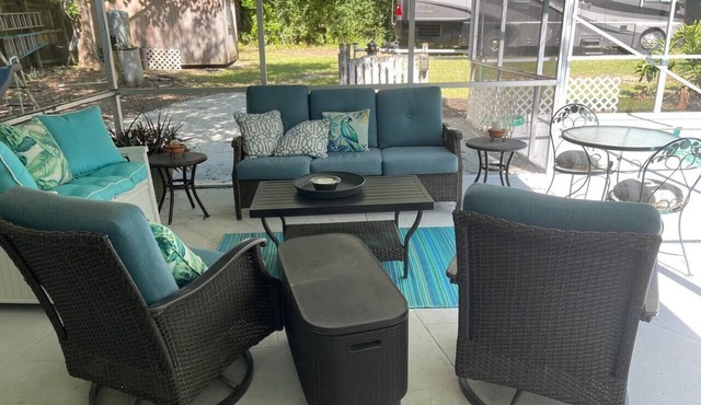 Country Pool House-Perfect for families, private