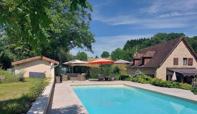 Country property with heated swimming pool in Périgord Vert