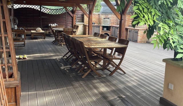 Country property with covered terrace and large swimming pool