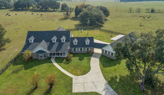 Country Ranch – Spacious Home, Sunrises, Pasture Views, & Minutes to WEC & HITS