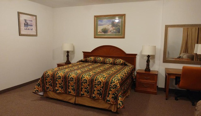 Country Regency Inn & Suites