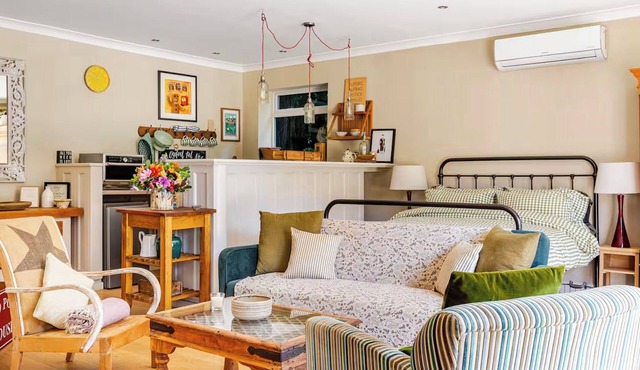 Country Retreat, Wood Burning Stove, Air Con, Parking & Dog Play Fields nr Bath