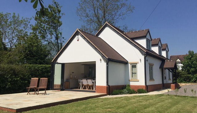 Country retreat for relaxation near Cotswolds, Stratford-upon-Avon and Malvern