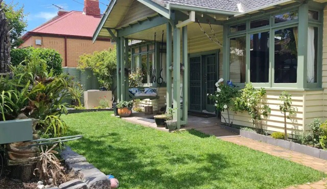 Country retreat in the heart of St KILDAnn