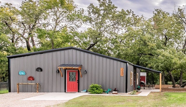 Country Retreat near Ft. Worth, Texas!