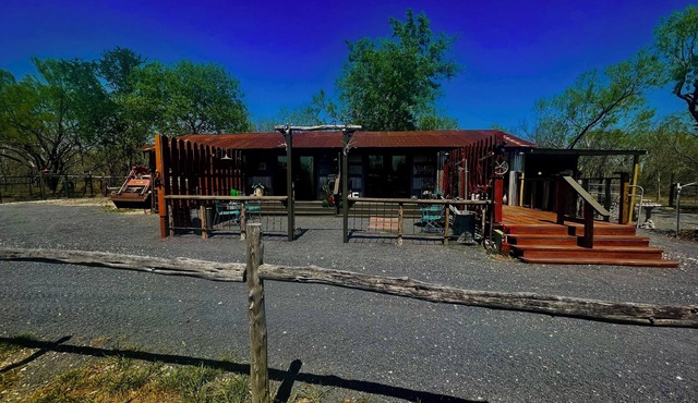 Country Retreat with Separate spaces for everyone!