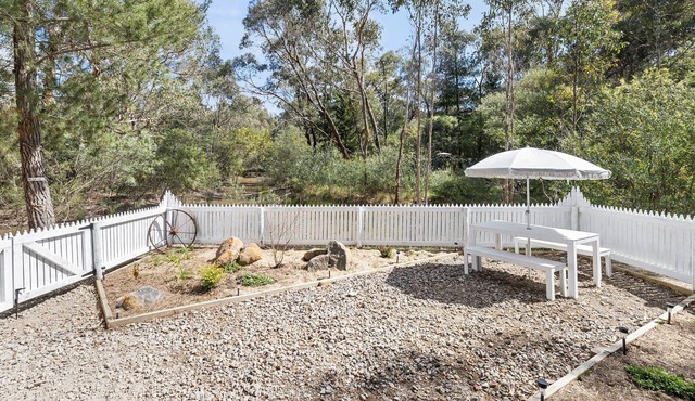 Country Retro Caravan Cottage