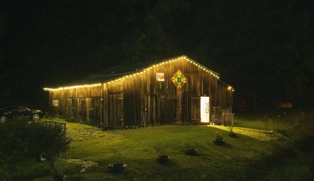 Country Road House and Berries Bed & Breakfast - Farm Stay