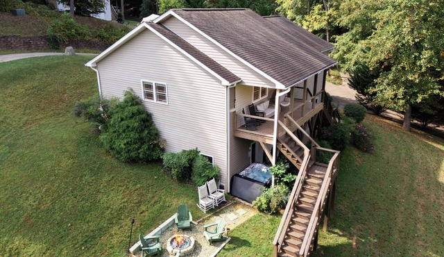Country Road Retreat | Pet-Friendly Mountain Cabin Near Asheville with Hot Tub, Game Room