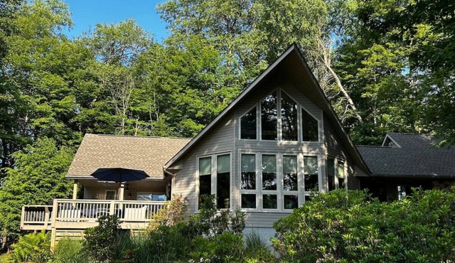 Country Roads: Relax by the Fire Pit & Enjoy Lake Views at Alpine Lake
