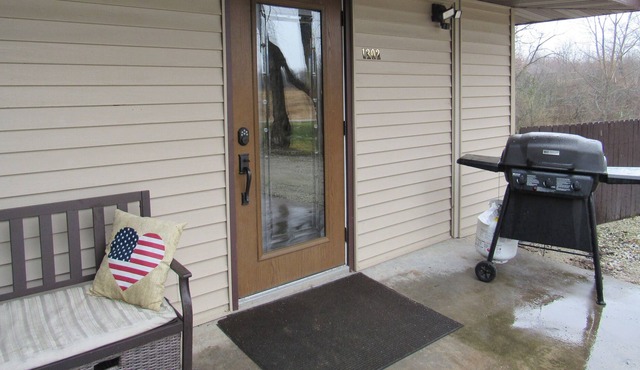 Country Setting Close to Town 2 Bedroom Apartment