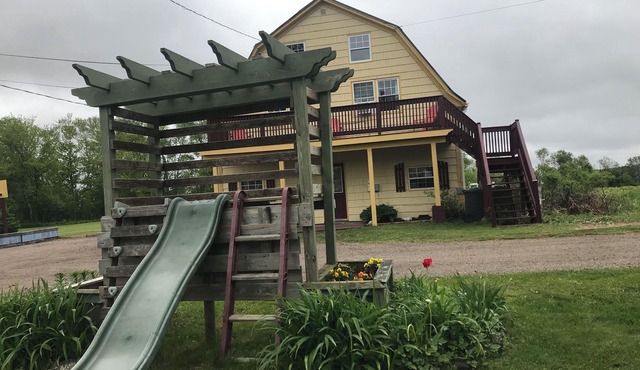 Country setting in Charlottetown. Minutes from shops and restaurants