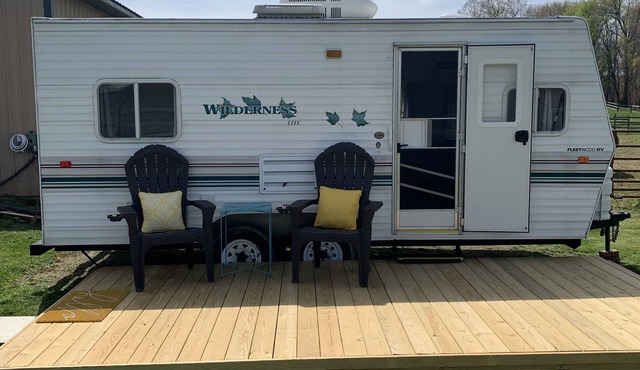 Country side, very private cozy RV in Marvelous Ohiopyle with WiFi, AC.