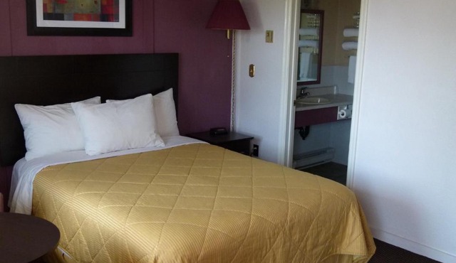 Country Squire Motel