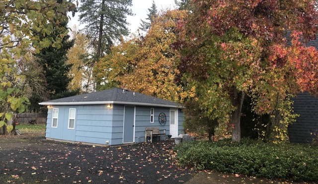 Country Studio Cottage near Eugene, Oregon