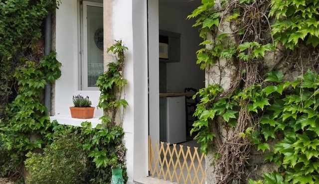 COUNTRY STUDIO - NEAR DISNEYLAND - VAL D'EUROPE - PARIS