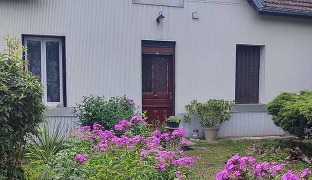 Country studio, pets welcome