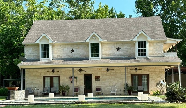 Country Style Home in Heart of Sienna,