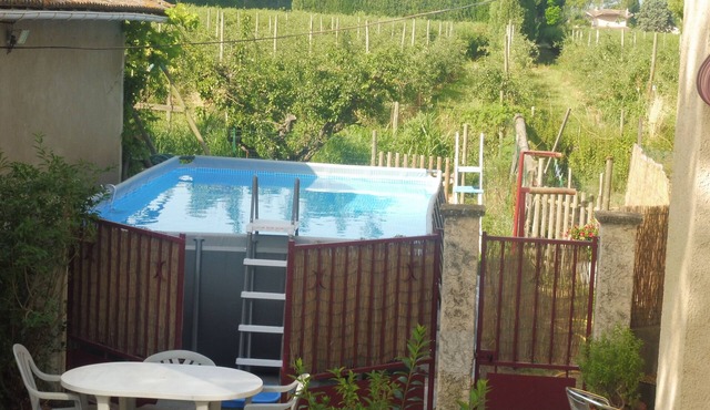 COUNTRY VACATIONS IN PROVENCE