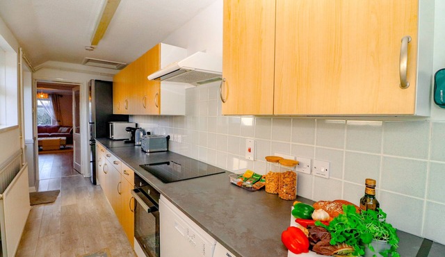 Country View Cottage - sleeps 5 guests in 3 bedrooms