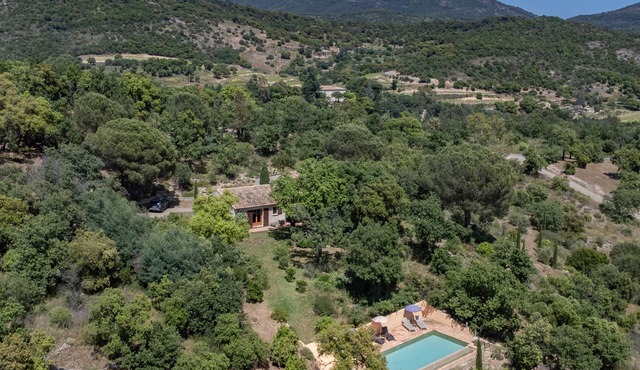 Country villa with private pool and AC