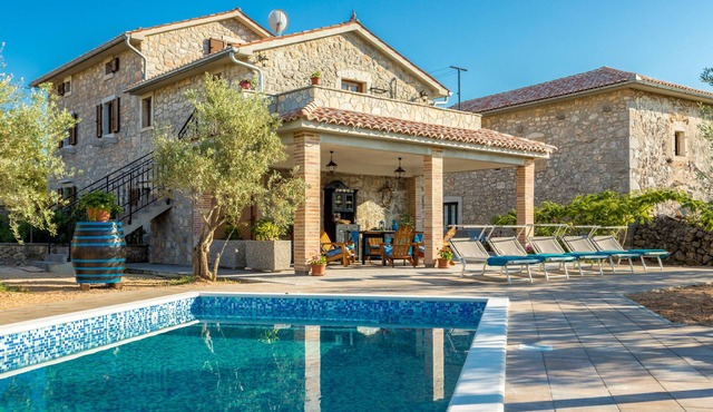 Country Villa St Anton with private Pool