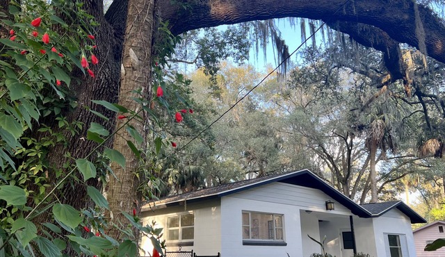 Country Welcome- Located near Gainesville, FL