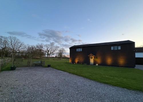 Countryside Barn Close to Kent Vineyards