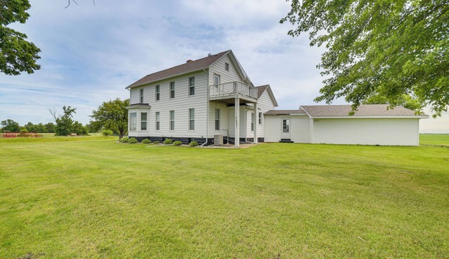 Countryside Biggsville Home w/Yard, Dogs Welcome!
