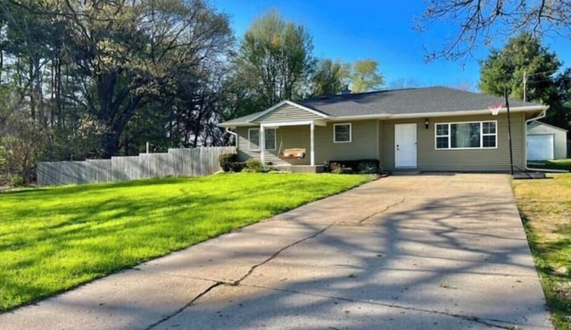 Countryside Charm : 3BR, 2BA + 1 Acre Of Land