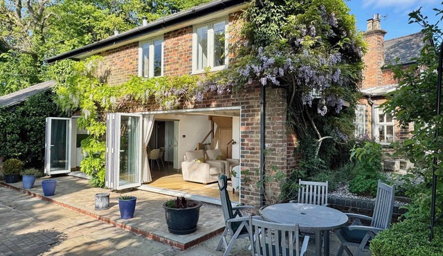 Countryside Cottage with Stunning Views
