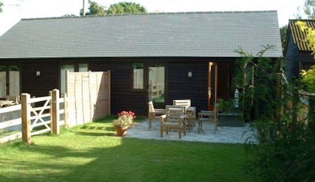 Countryside Cottage near the Award-Winning Village of Woodchurch