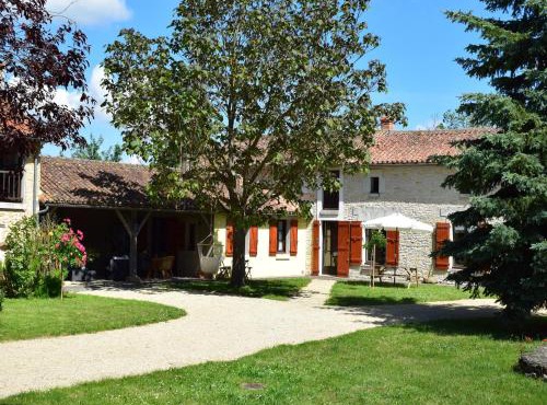 Countryside Family Haven for 8 with Pool