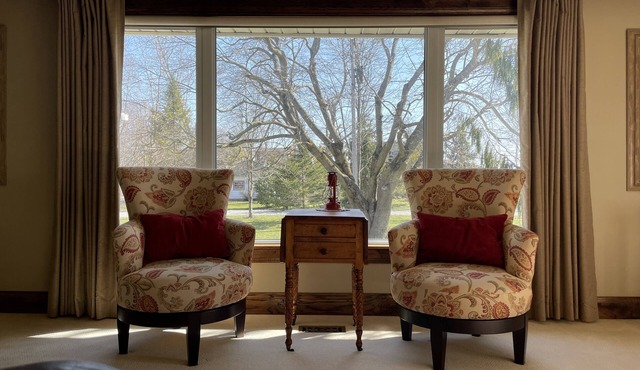 Countryside Farm house near beautiful Lake Erie