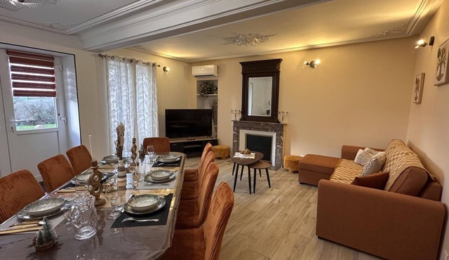 Countryside Cottage in Buxières-les-Mines with Pets Allowed and Parking